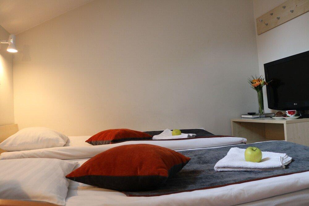 Apple Economy Hotel Kaunas Exterior photo